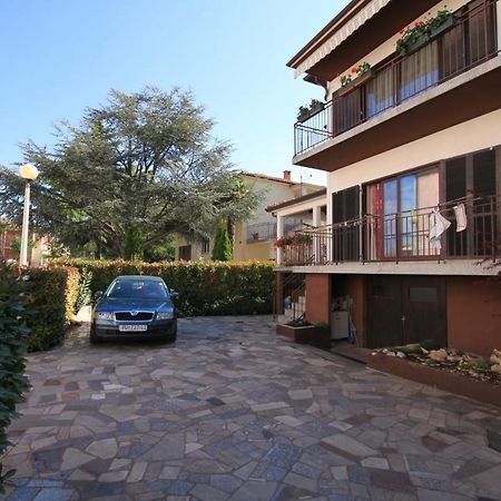 Apartments With A Parking Space Umag - 7666 Bagian luar foto