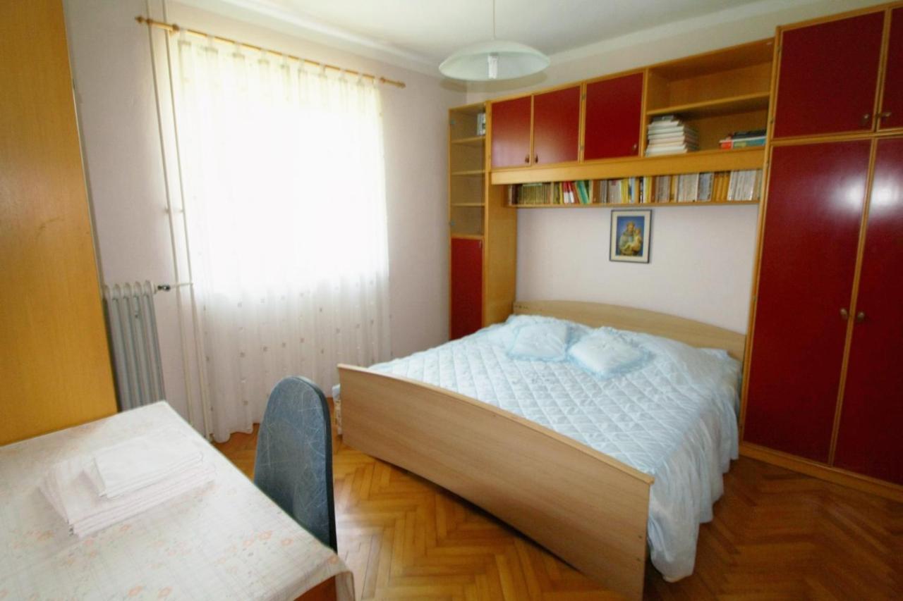 Apartments With A Parking Space Umag - 7666 Bagian luar foto