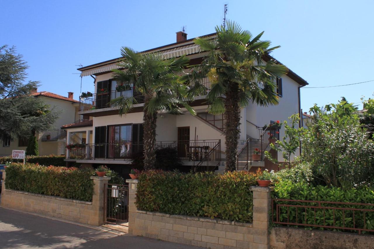 Apartments With A Parking Space Umag - 7666 Bagian luar foto